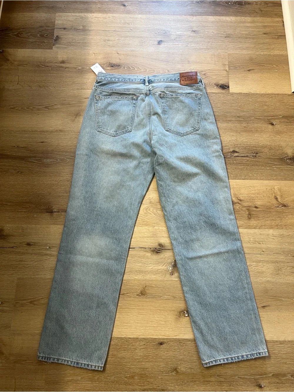 33x32 NWT Jeans - Picture 2 of 3